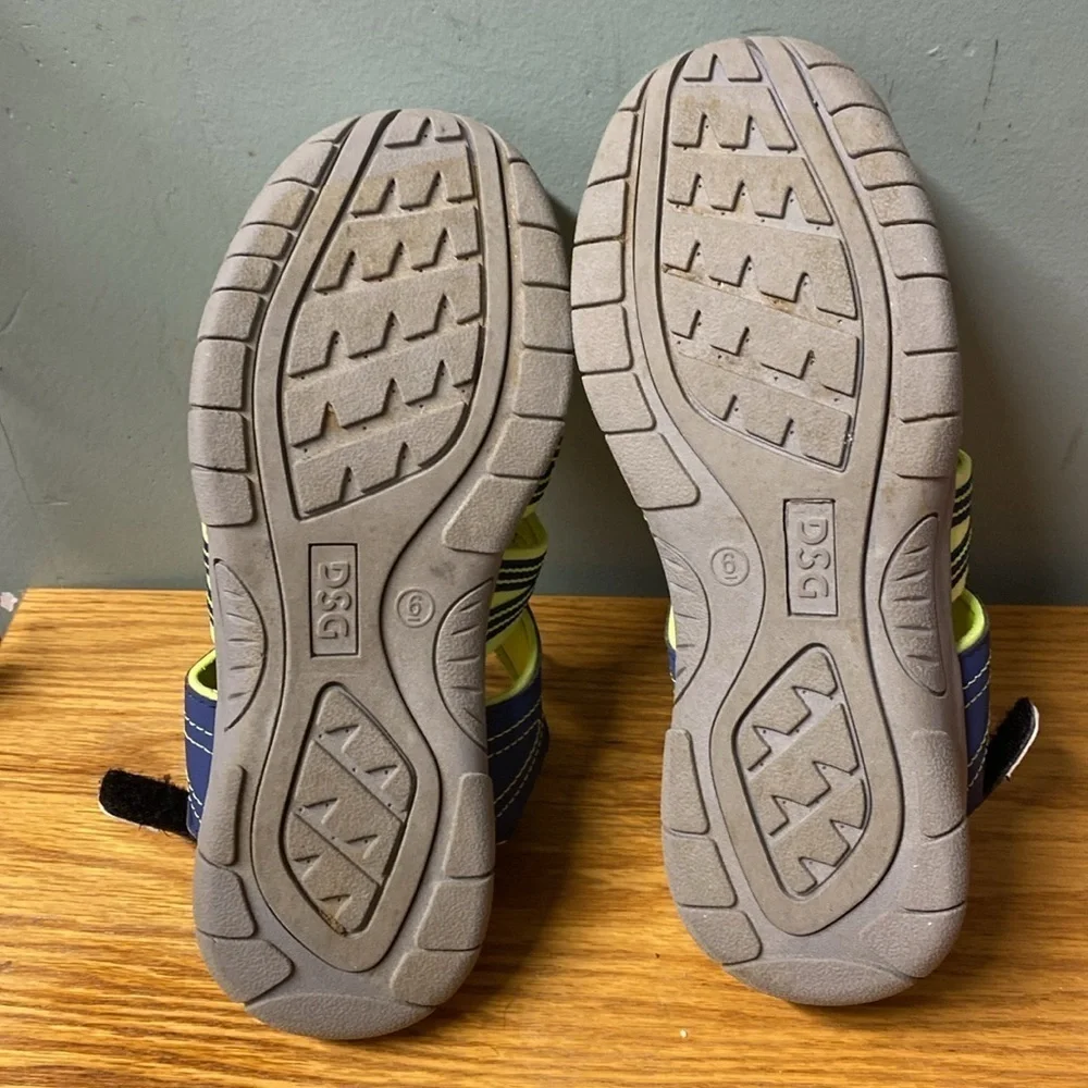 DSG Direct Youth Caged Sandals Size Youth 6